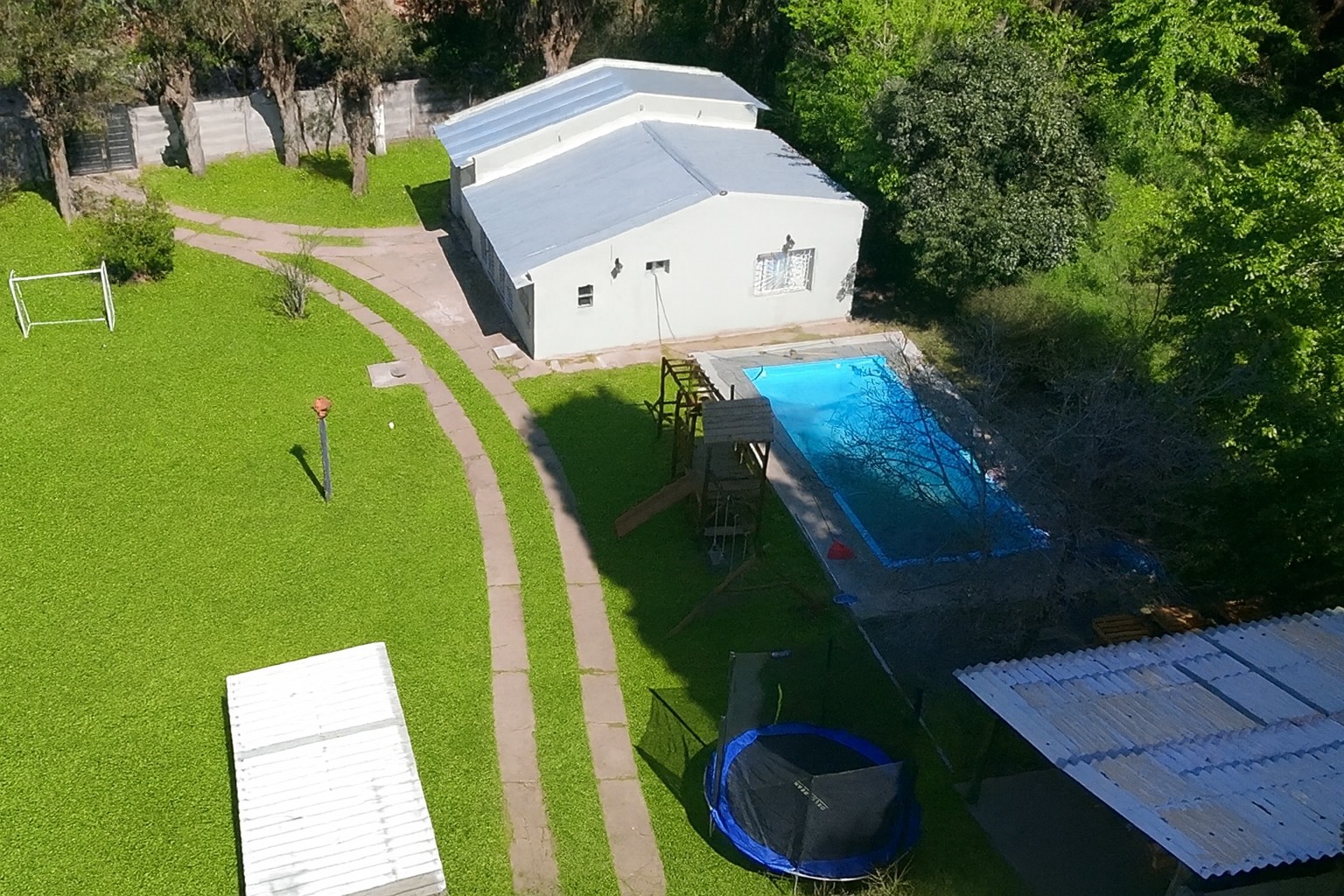 La Casita con parque y pileta